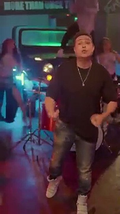 حكيم - تزاولني