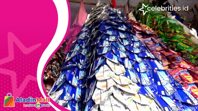 Gaun Karnaval dari Sampah Ini Raup Keuntungan Jutaan Rupiah
