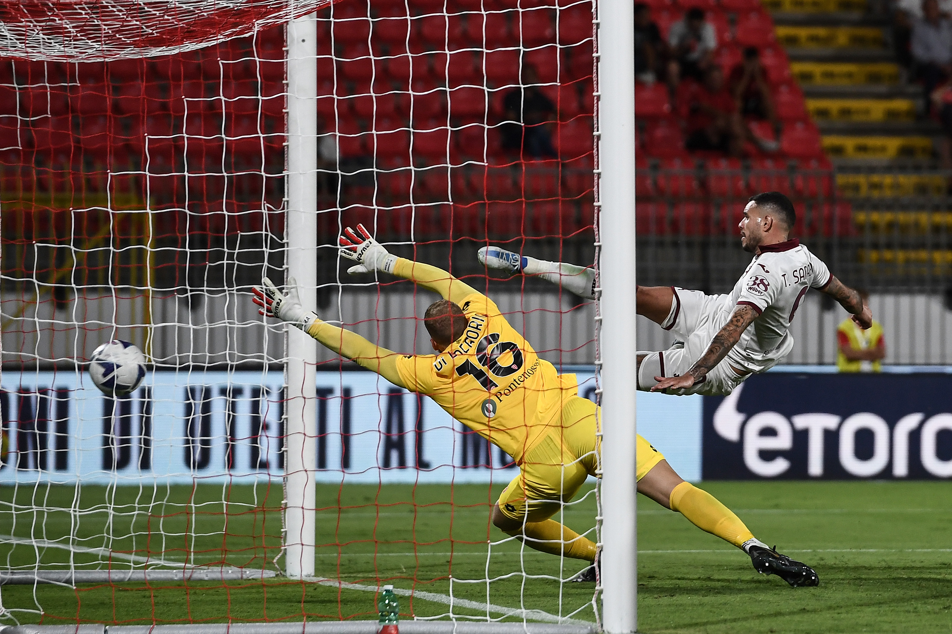 Torino : Joli geste acrobatique signé Sanabria !