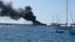 Le super-yacht Aria SF en flammes, au large de Formentera