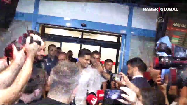 Trabzonspor'un yeni transferi Marc Bartra şehre geldi