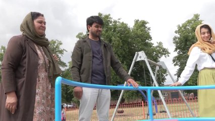 لاجئة أفغانية: نشعر بيأس من وضعنا الحالي في بريطانيا