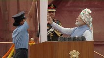 Independence Day 2022: PM Modi hoists national flag at Red Fort | Watch