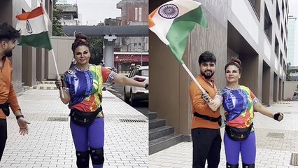 Rakhi Sawant Independence Day Celebration with BF Adil Khan, Video Viral | Boldsky *Entertainment