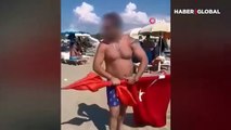 Arnavutluk'ta Türk bayrağını indirip denize atan zanlı gözaltına alındı