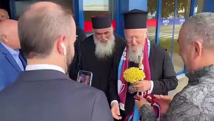 Formanın arkasına Ekümenik Patrik yazdırmak vatana ihanetle eşdeğerdir. - Türk düşmanlığıd