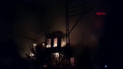 Son dakika haberleri... YANGIN ÇIKAN METRUK EV KULLANILAMAZ HALE GELDİ