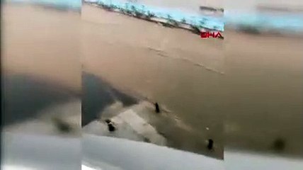 Sağanak yağış Bebek sahil yolunu göle çevirdi