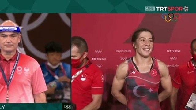 TRT spikerinden tarihi bir başarıya imza atan milli güreşçi Yasemin Adar skandal ifade