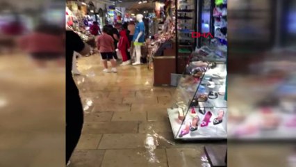 Kapalıçarşı ve Mısır Çarşısı'nı su bastı