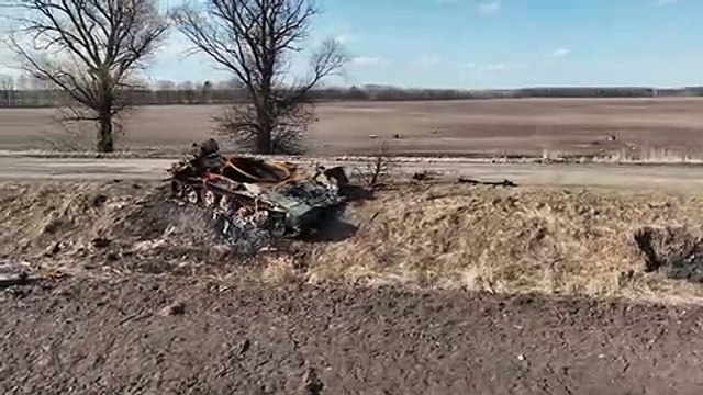 War in Ukraine , American javelins help Ukrainian military destroy Russian tanks