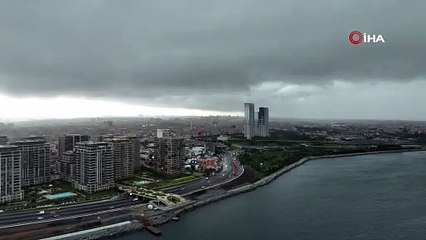 Kabus gibi görüntü! İstanbul'a güpegündüz geceyi yaşattılar