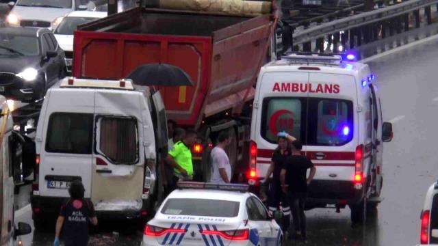 Son dakika haber | D-100'de aynı noktada 3 farklı zincirleme kaza: 4 yaralı