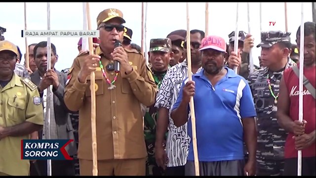 Perbatasan NKRI Di Papua Barat Berkibar 77 Meter Bendera Merah Putih