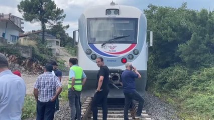 Zonguldak gündem haberleri: ZONGULDAK - Yolcu treninin çarptığı kişi yaralandı