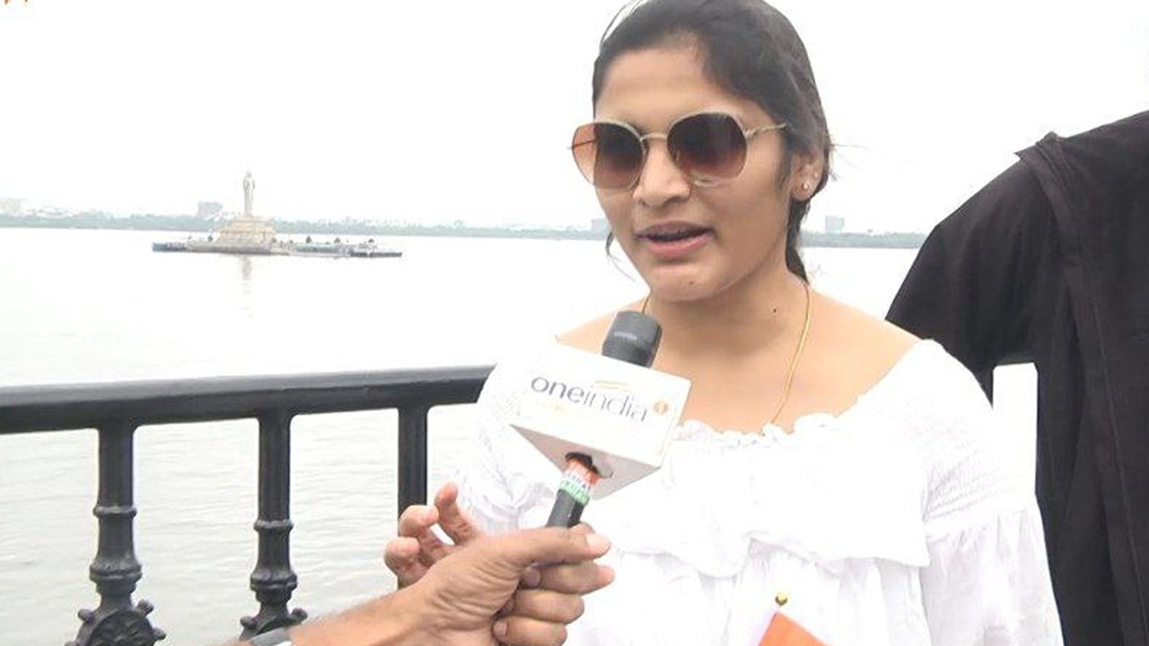 Hyderabad ట్యాంక్ బండ్ వద్ద ఉరకలేస్తున్న దేశభక్తి... *Telangana | Telugu OneIndia
