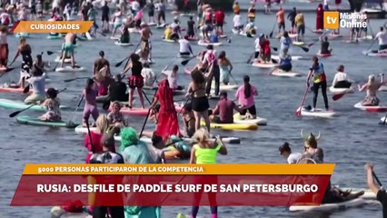 Rusia: desfile de paddle surf de San Petersburgo