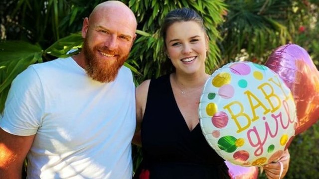 GALA VIDEO - PHOTO - Lucile (L’amour est dans le pré) comblée : tendre cliché avec sa petite fille Capucine