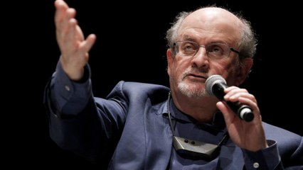 « Salman Rushdie a couru pour sauver sa vie » : des nouveaux témoignages de l'attaque