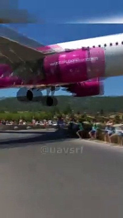 Wizz Air дал 100 000 бесплатных билетов для украинцев | Wizz Air дав 100 000 безкоштовних квитків для українців