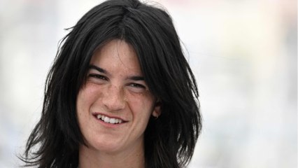 GALA VIDÉO - Suzanne Lindon en couple ? Son “crush de l'été” a un père célèbre, découvrez lequel !