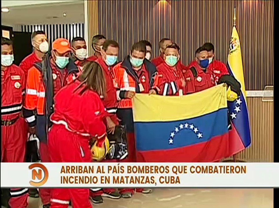 Arriban al país bomberos venezolanos que combatieron incendio en Matanzas, Cuba