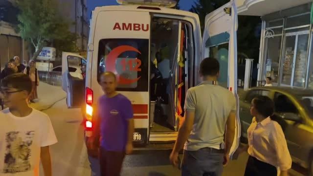 Hafif ticari araçların çarptığı bisikletli çocuk yaralandı