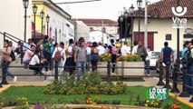 Leoneses inauguran el «Testero» en la calle este Real