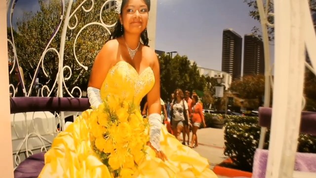 Ellas no bailan solas retrata la vida de migrantes en EE.UU. a través de quinceañeras