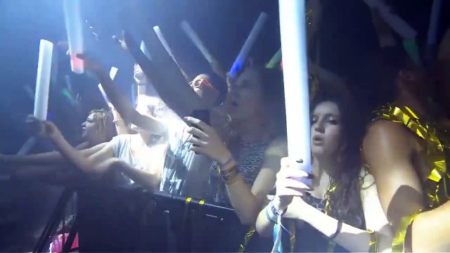 Avicii and Martin Garrix - Waiting for love