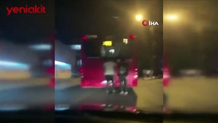 Ankara'da gençlerin tehlikeli yolculuğu yürekleri ağza getirdi!
