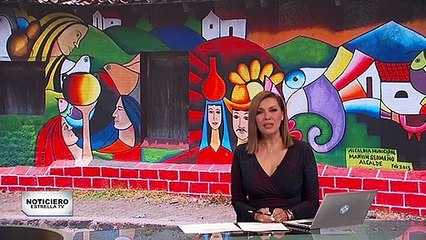 Jóvenes Pintan Murales Sobre Grafiti De Pandillas