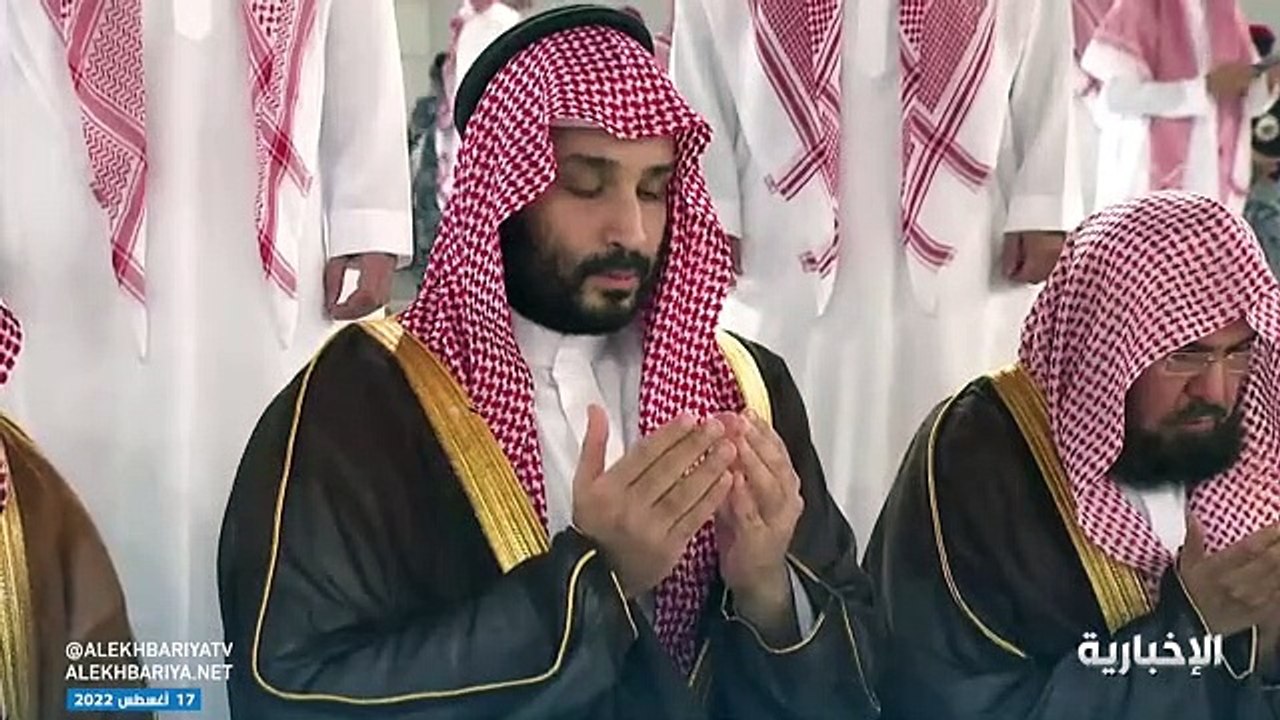 بالفيديو.. ولي العهد يتشرف بغسل الكعبة المشرفة نيابة عن خادم الحرمين الشريفين