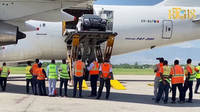12 machin Toyota ki make UN debake nan Ayopò entènasyonal Toussaint Louverture lendi 15 dawout la