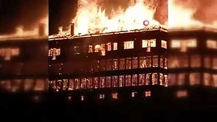 Bursa'da tarihi ipekçilik fabrikası yandı!