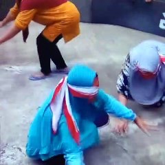 Duck catching competition