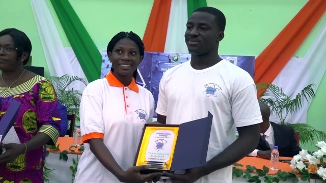 Enseignement supérieur : les 18 lauréats du concours national de physique récompensés.