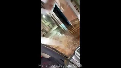 Download Video: Maltempo a Grassina, strade allagate e auto bloccate