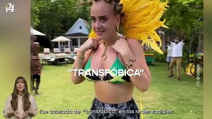 Acusan a Adele de transfóbica por decir que le gusta “ser mujer” en una entrega de premios