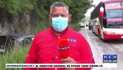 ¡Pudo ser tragedia! Ocupantes de vehículo se accidentan en carretera al sur, sector El Tizatillo