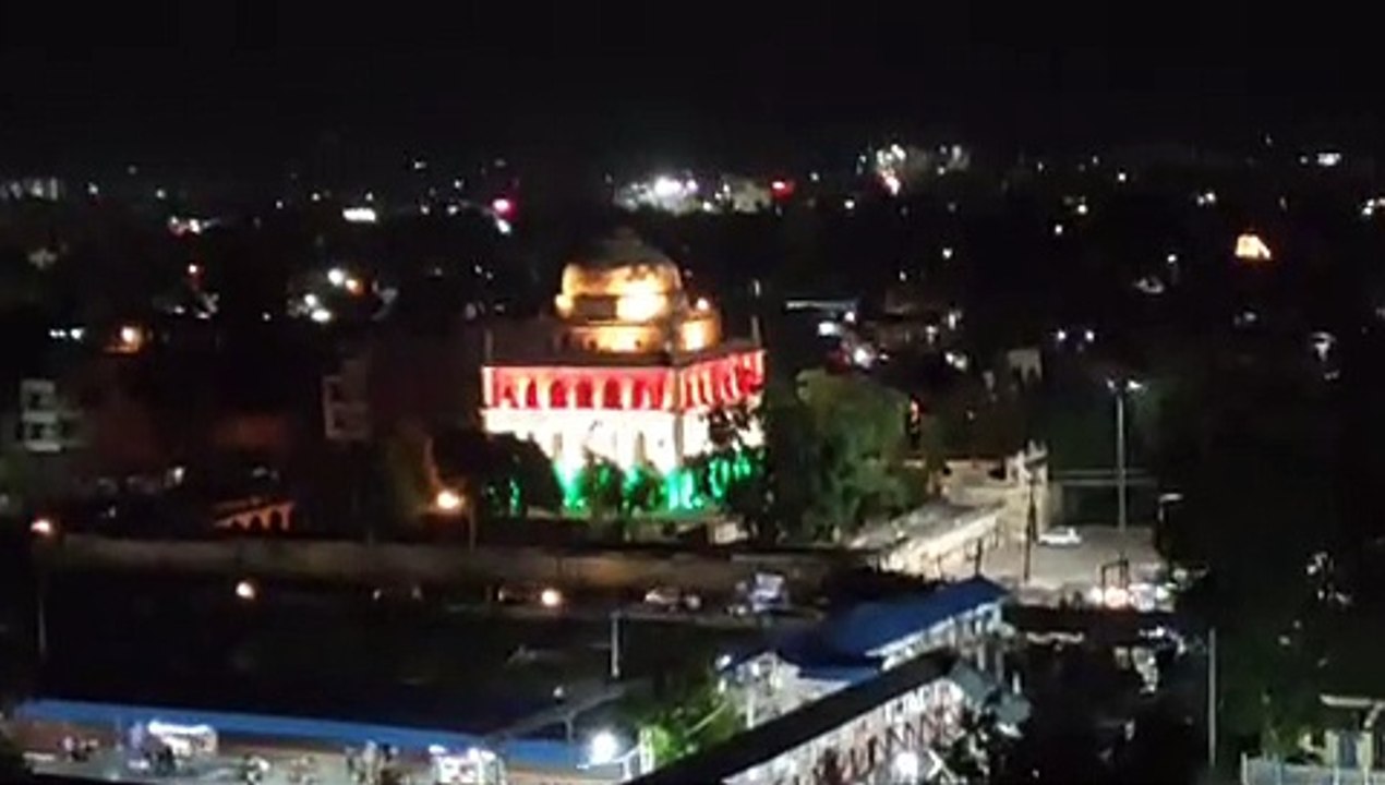आजादी के अमृत महोत्सव में तिरंगी रोशनी में नहाया अलवर का फतेहजंग गुम्बद, देखे वीडियो
