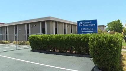 Veto al aborto en estados del sur de EEUU desborda clínicas de la vecina Florida