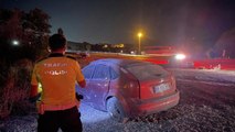 Kırıkkale haber: KIRIKKALE - Devrilen otomobildeki 3 kişi yaralandı