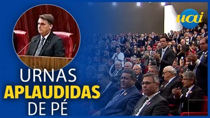 Bolsonaro não aplaude defesa de Moraes das urnas