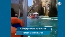 Turistas pasean en lancha y caen al mar en Los Cabos