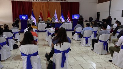 Docentes fortalecen sus conocimientos en el idioma inglés
