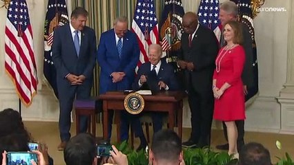 США направит 739 млрд на снижение инфляции