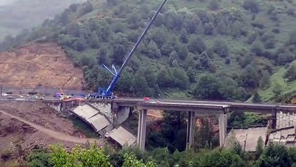 Comienza el derribo del vano del viaducto en la A-6