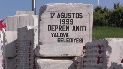 Yalova haberi! Kılıçdaroğlu, Marmara Depremi'nin 23. Yıl Dönümünde Yalova'daki Deprem Anıtı'nı Ziyaret Etti