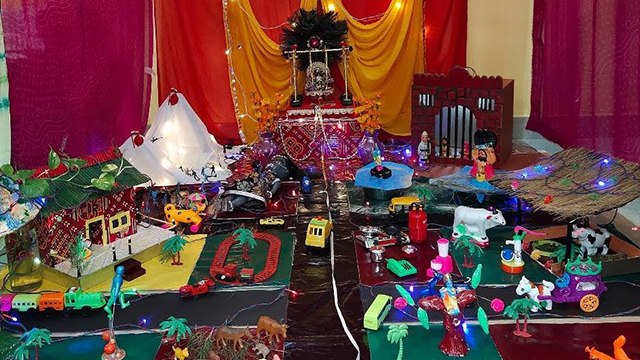 Janmashtami Decoration at Home | जन्माष्टमी के लिए ऐसे सजाएं कान्हा जी की झांकी | Boldsky *Religious